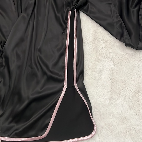 Victoria Secret silk robe - Picture 3 of 4